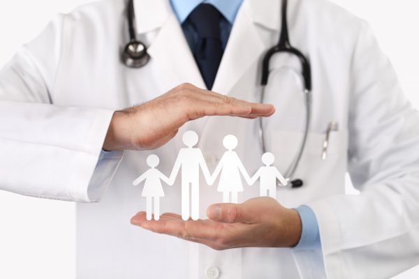 Apúrope el Ministerio de Justicia pide millonario seguro médico