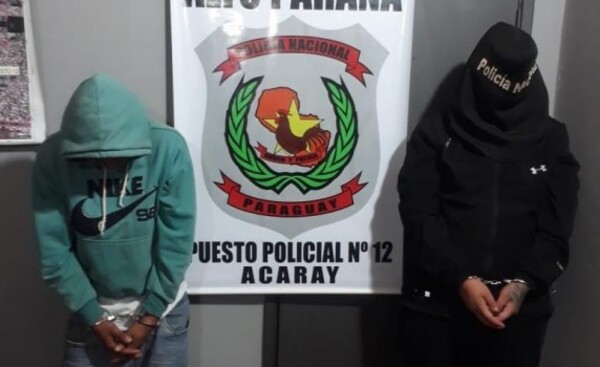 Detienen a dos hombres que portaban bolsitas de cocaína