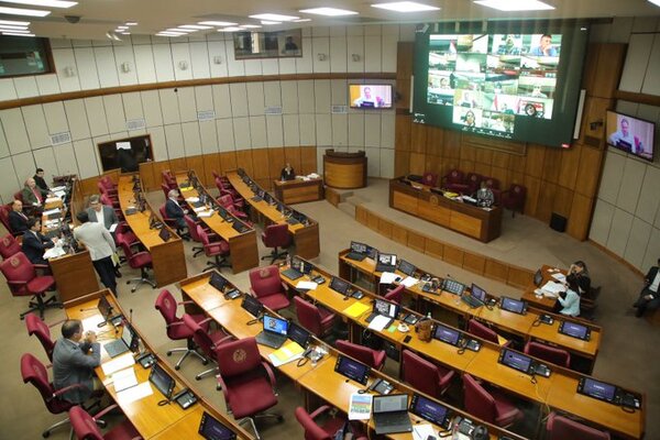 Senadores deciden hoy si jura Mbururú o lo hace Chaqueñito - ADN Digital