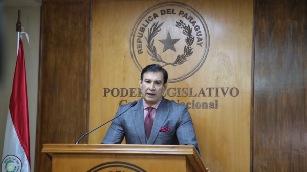 Ovelar defiende que Alcaraz vaya a Seprelad: "No se le llevará a Giuzzio", ironiza
