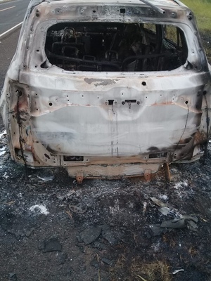 Arroyito: Hallan quemado automóvil robado en asalto