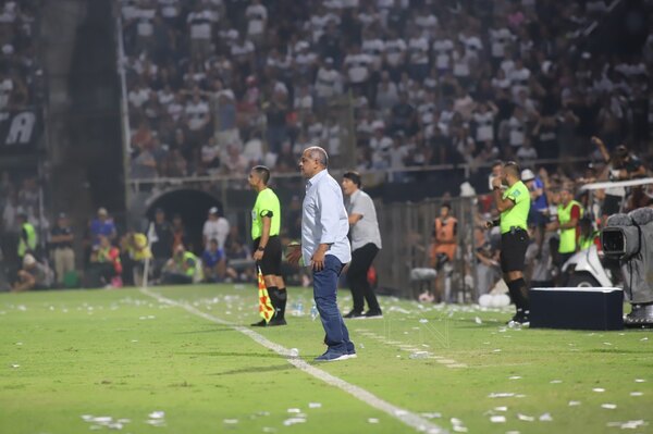 Versus / ¿Se da el retorno? El principal candidato a reemplazar a Diego Aguirre en Olimpia