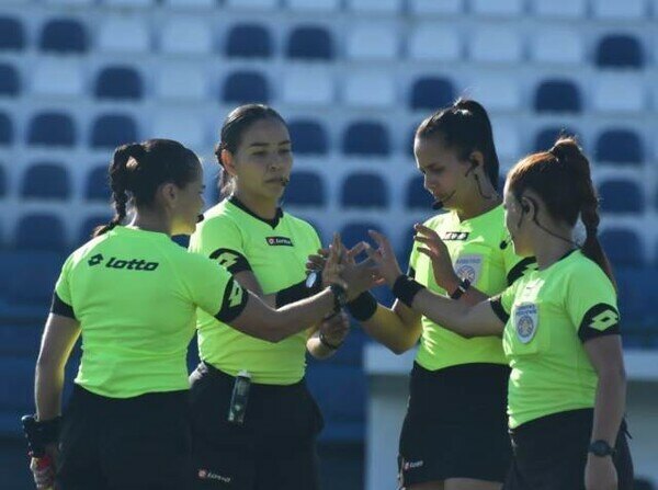Versus / Las juezas para el arranque del torneo Clausura de fútbol femenino