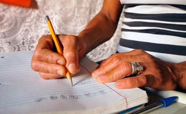 Llaman a jóvenes y adultos que no pudieron concluir el colegio