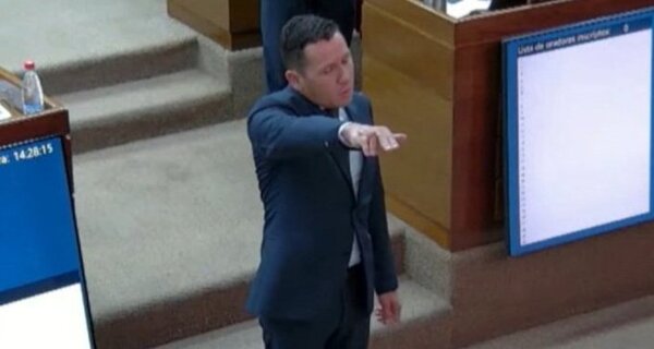 Senado excluye a Mbururu y hace jurar a Chaqueñito en banca número 45