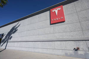 Los beneficios netos de Tesla cayeron un 6,5% en el primer semestre de 2023 - Revista PLUS