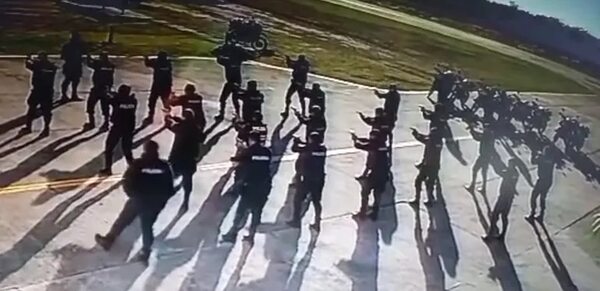 Video: así fue el disparo accidental que recibió un policía durante una práctica - Policiales - ABC Color