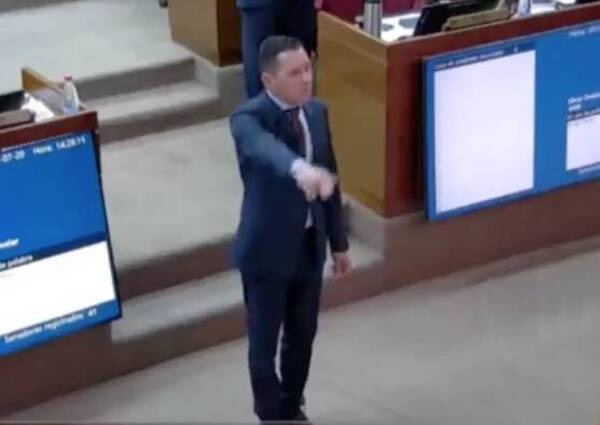 “Chaqueñito” ya juró como senador en reemplazo de Mbururu