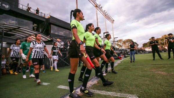 El fútbol femenino retorna este fin de semana
