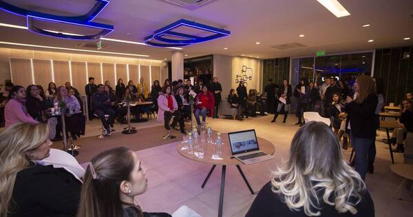 La Nación / Basa realizó una charla sobre marketing digital, ventas y atención al cliente a emprendedoras