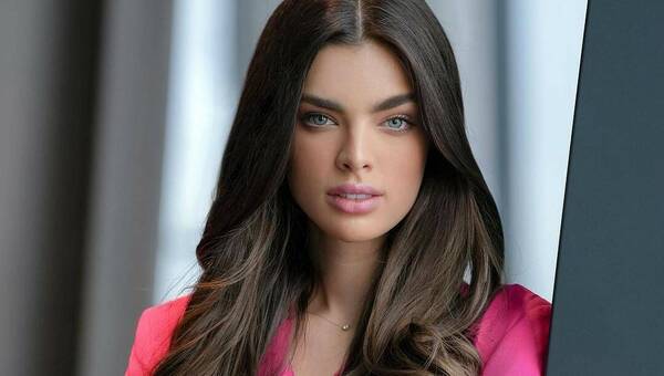 Nadia Ferreira se prendió a la "fiebre rosa" de Barbie