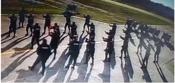 (VIDEO) Así fue el disparo que lesionó a un poli durante una práctica de tiros