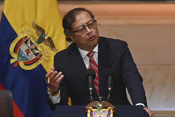 Petro propone en el Congreso un acuerdo nacional para hacer "un cambio hacia adelante" - MarketData