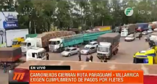 Camioneros cierran ruta en Villarrica por falta de aumento del flete - Portal Digital Cáritas Universidad Católica