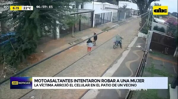 Video: Motoasaltantes intentaron robar a una mujer - ABC Noticias - ABC Color