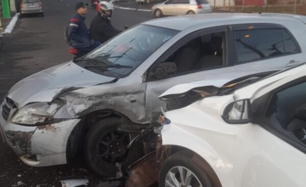 Ebrio cruzó semáforo en rojo y ocasionó accidente, afirmaron
