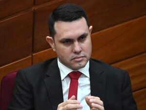 Contraloría hará examen de correspondencia a senador Hernán Rivas - Política - ABC Color