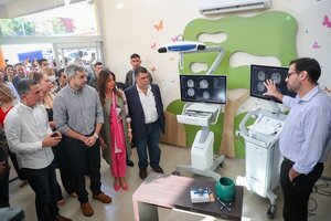 Hospital "Niños de Acosta Ñu" recibe oficialmente el primer neuronavegador del sistema de Salud Pública - .::Agencia IP::.