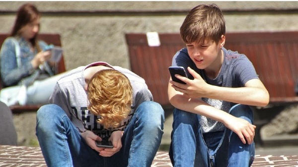 Preocupación por la «soledad digital» de niños en Internet