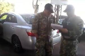 Agarraron a chofer que mbaretepe quiso cruzar la frontera y casi atropella a militar, ndajeko