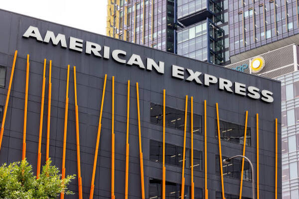 American Express gana 2.174 millones de d贸lares en el segundo trimestre de 2023, un 9,31% m谩s que el a帽o anterior - Revista PLUS