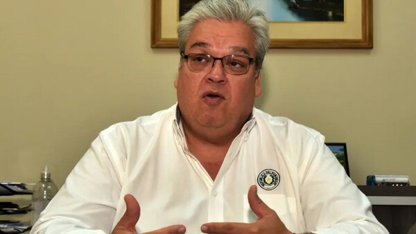 Tras críticas: Peña decide dejar fuera del Ministerio de Salud al Dr. Felipe González - Portal Digital Cáritas Universidad Católica