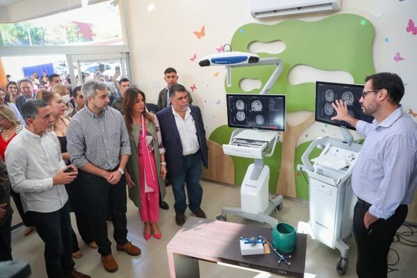 Hospital Pediátrico "Niños de Acosta Ñu" recibe primer neuronavegador del sistema de Salud Pública