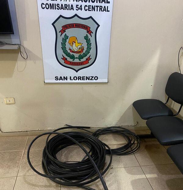 Aprehendieron a un hombre robando cable de Copaco - San Lorenzo Hoy