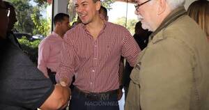 La Nación / Santiago Peña se reunió con dirigentes en Guairá para articular líneas de trabajo