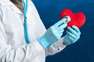 Diario HOY | “El médico debe intentar curar, si no puede, aliviar y si no, consolar”