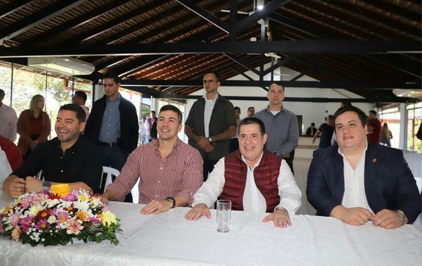 Peña articula líneas de trabajo con dirigentes en Guairá - ADN Digital