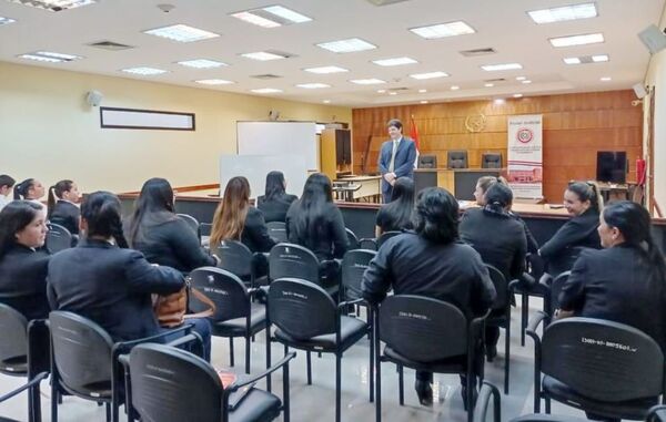 Continúa capacitación para magistrados y funcionarios en Ñeembucú