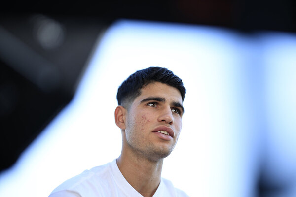 Versus / Carlos Alcaraz, campeón de Wimbledon, se estrenó con victoria en la Copa Hopman