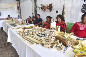 Expo 2023: indígenas registran buenas ventas de sus artesanías  - Economía - ABC Color