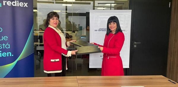 APCC firma convenio con Rediex para atracci贸n de inversiones - Revista PLUS