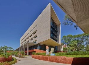 Embajada de EE.UU.: estos son los más de 80 artículos que serán subastados - Nacionales - ABC Color