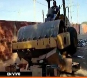 Máquinas tragamonedas decomisadas son destruídas en Loma Plata - Paraguay.com