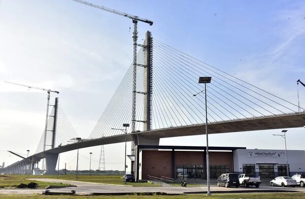Abdo “inaugura” hoy el inconcluso y encarecido puente Asunción-Chaco’i - Economía - ABC Color