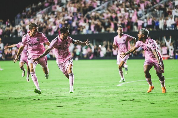 Versus / "Sabía que tenía que marcar", dice Messi tras dar el triunfo a Miami en su debut