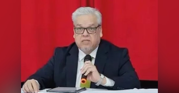 Felipe González Ávila no será ministro de Salud