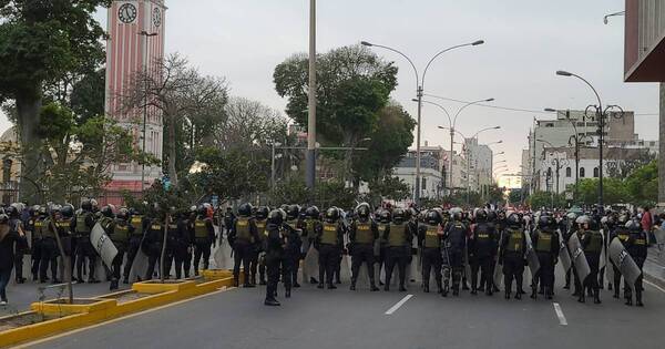 La Nación / Perú: nuevas protestas contra Boluarte dejan 14 heridos