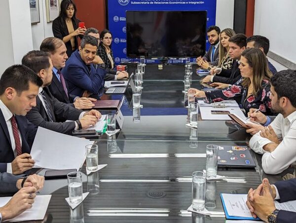 CONGRESISTAS SE INTERIORIZAN SOBRE ACCIONES DIPLOMÁTICAS PARA SUSPENSIÓN DE PEAJE EN LA HIDROVÍA