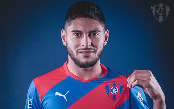 Versus / Luis Riveros concentra por primera vez en Cerro y Carrascal sigue fuera