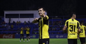 Versus / Camacho y un rendimiento fenomenal para darle el triunfo a Guaraní