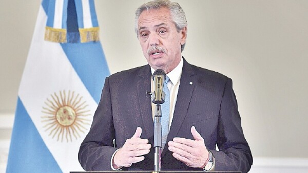 Fernández confía en “avanzar” en acuerdo con el FMI