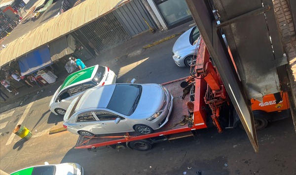 Detienen a hombre en CDE por haber lesionado con su auto a un Policía | 1000 Noticias