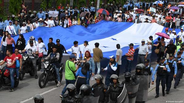 Miles marchan contra la "ideología de género" en Honduras