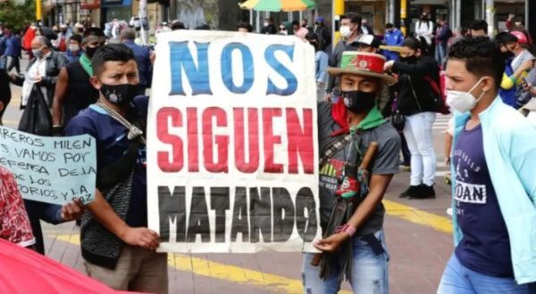 Colombia: Matan a firmante del acuerdo de paz poco después de otra masacre | 1000 Noticias
