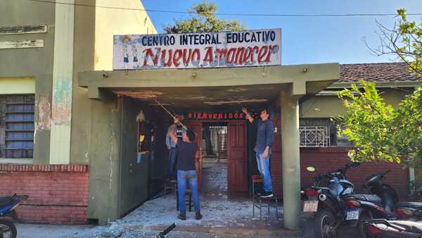 Diario HOY | Jóvenes concepcioneros reparan escuela inclusiva
