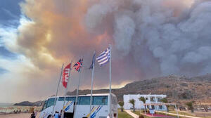 Incendios forestales en Grecia obligan a evacuar de la isla de Rodas a 19.000 personas - El Independiente